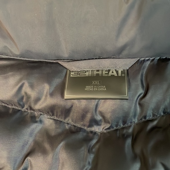 Puffer Jacket with Hood in Navy - Picture 7 of 9